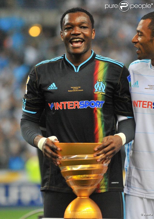 642978-steve-mandanda-le-23-avril-2011-a-637x0-3.jpg